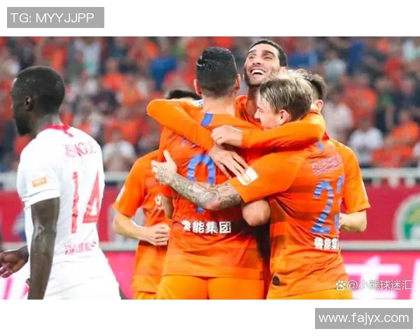 广东恒大与山东鲁能激战正酣6月18日精彩对决引发球迷热议