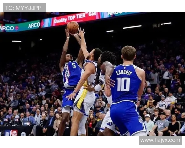 勇士与国王对决回顾：2月16日第三节精彩瞬间分析与战术解读